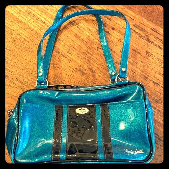 Gently used Trophy Queen purse! - Picture 1 of 6